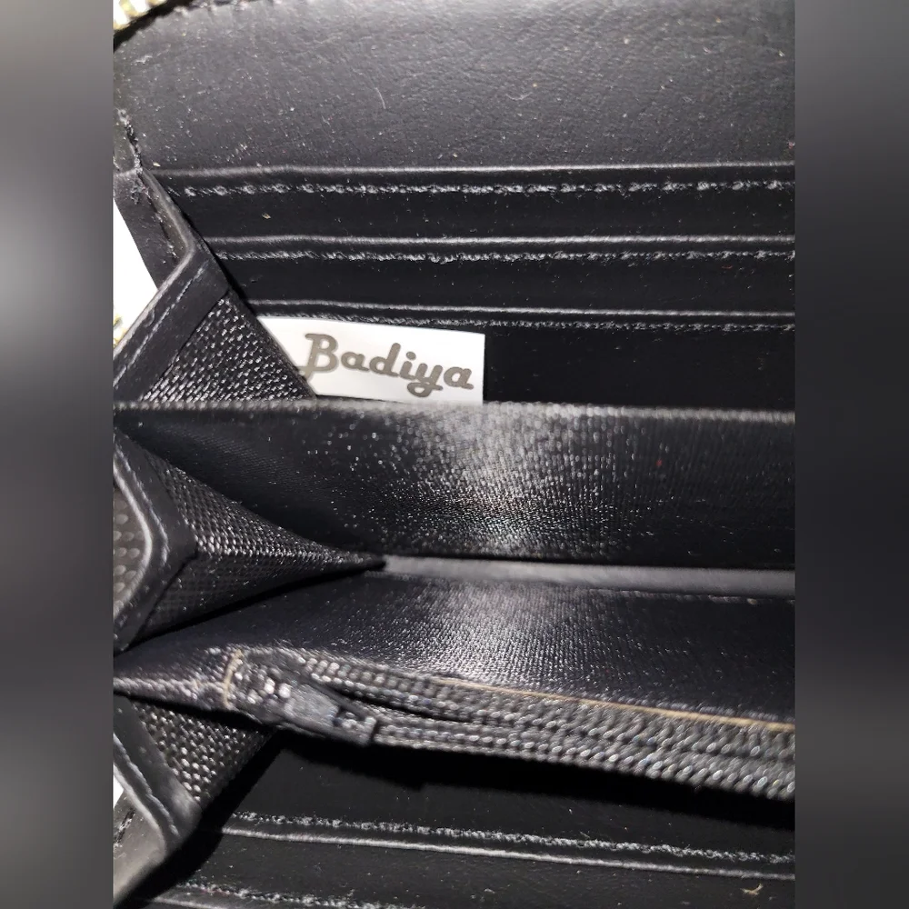 Badya White Pebbled Vegan Leather Full Zip Around Wallet Pineapple Design... - Picture 6 of 6